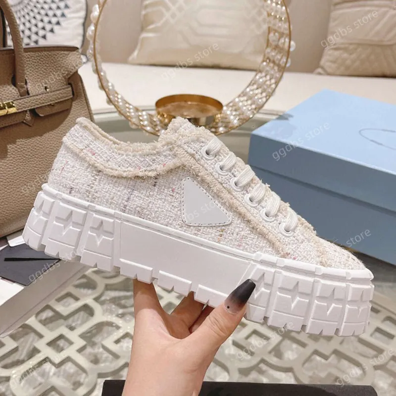 2024 Zapatos de diseñador Zapatillas de deporte Gabardina Nylon Zapatos casuales Marca Rueda Entrenadores de lujo Lona Mujeres S