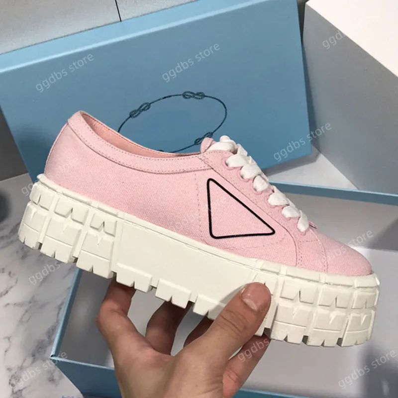 2024 Zapatos de diseñador Zapatillas de deporte Gabardina Nylon Zapatos casuales Marca Rueda Entrenadores de lujo Lona Mujeres S