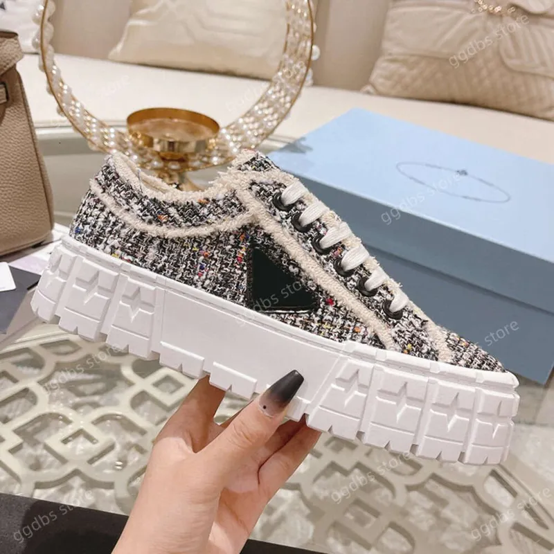 2024 Zapatos de diseñador Zapatillas de deporte Gabardina Nylon Zapatos casuales Marca Rueda Entrenadores de lujo Lona Mujeres S