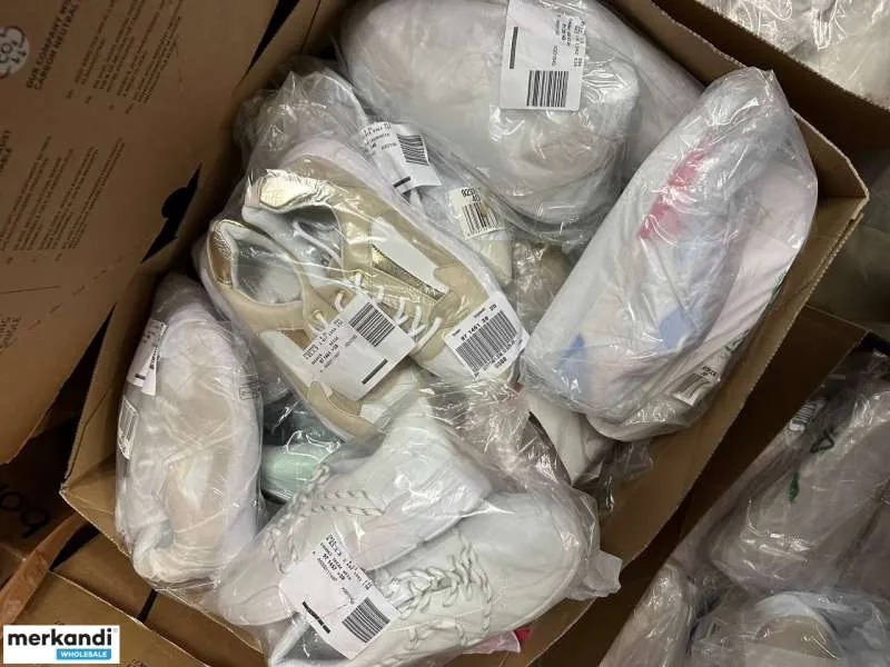 4 € por par en un conjunto de zapatos con variedad de modelos y tallas, zapatos de hombre, gama de stock restante, zapatos de mu