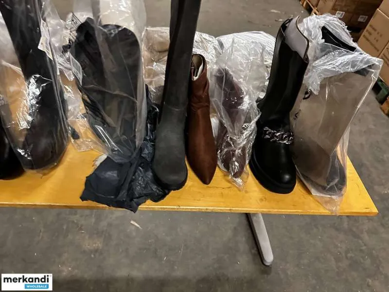 5.50 € POR PAR, ZAPATOS MIX OTOñOINVIERNO, STOCK RESTANTE, VAJILLA A, CARTóN MIXTO, MUJER, HOMBRE, ZAPATOS DE MARCA, VENTA AL P