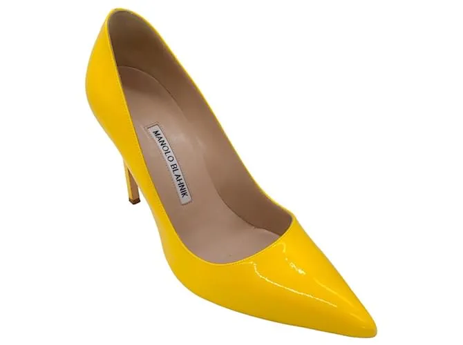 Autre Marque Manolo Blahnik Zapatos de charol amarillos con punta en punta 