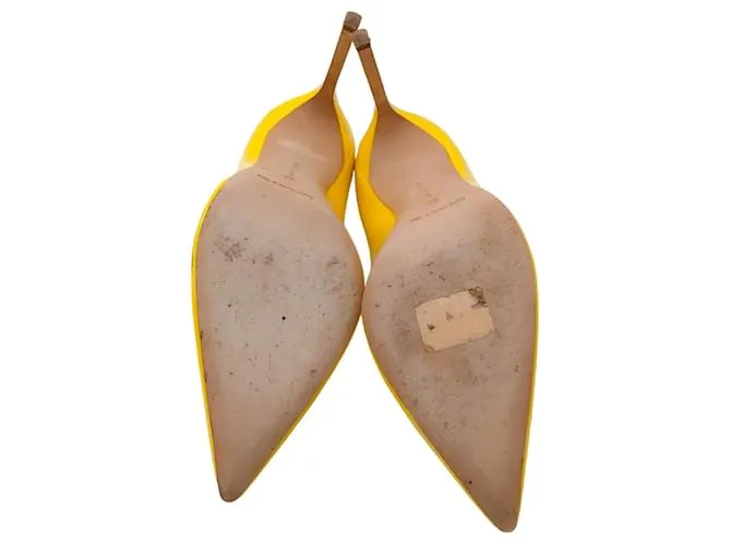 Autre Marque Manolo Blahnik Zapatos de charol amarillos con punta en punta 