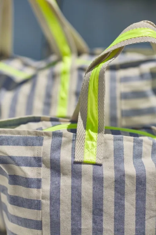 BOLSA DE PLAYA PARA NIÑOS DE LINO RESINADO – RAYAS AZULES