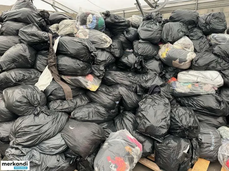 BOLSAS DE ROPA USADAS  SORT  DINAMARCA  SUMINISTROS REGULARES