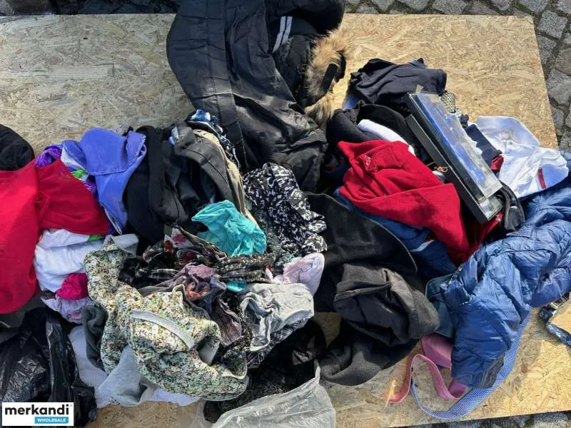 BOLSAS DE ROPA USADAS  SORT  DINAMARCA  SUMINISTROS REGULARES