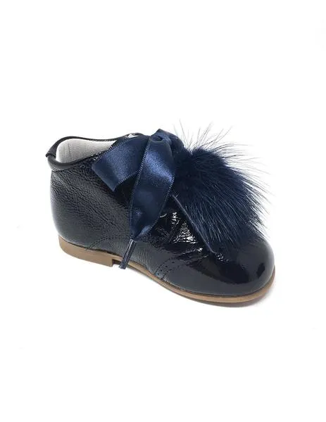 botin charol azul marino c/pompon