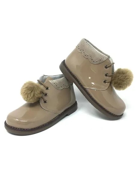 botin charol castoro pompÓn