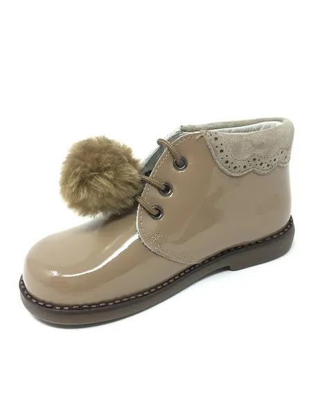 botin charol castoro pompÓn