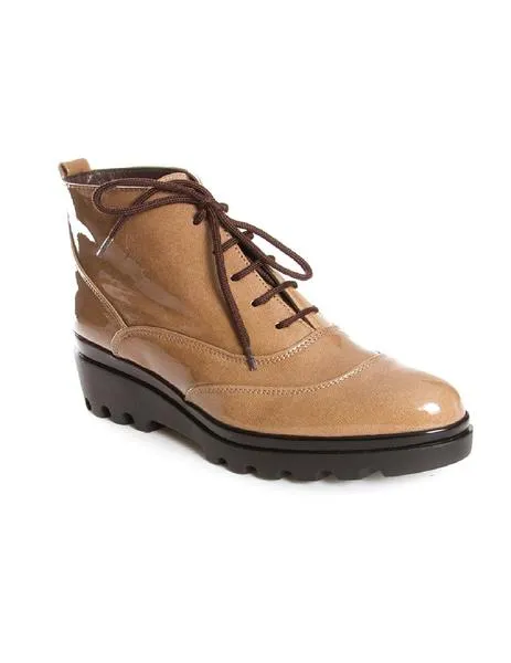 botin plumers cuña charol taupe
