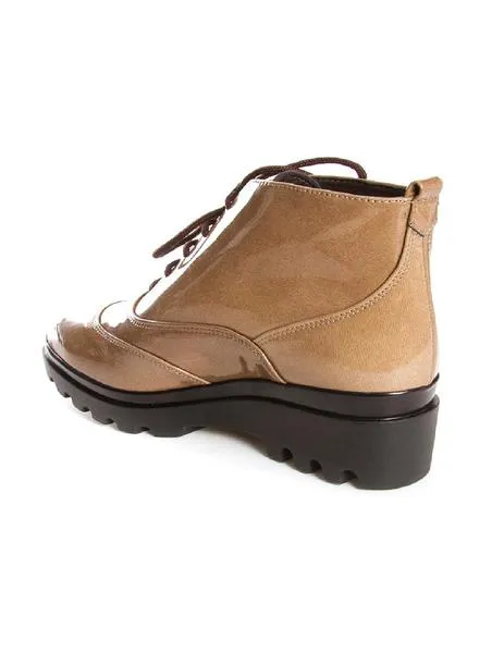 botin plumers cuña charol taupe