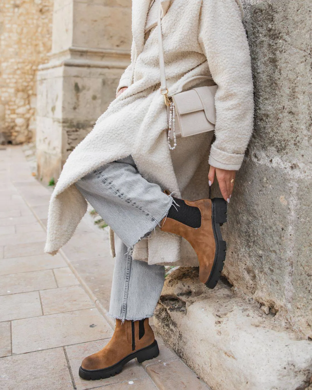 BOTINES DE MUJER EN GAMUZA COLOR CAMEL  PAULE