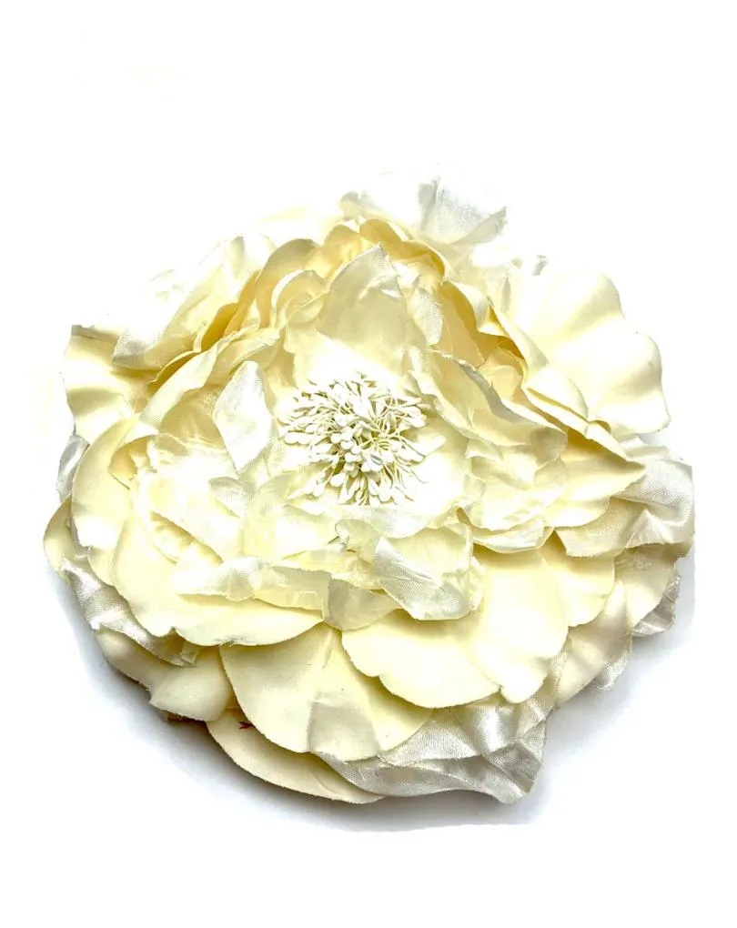 BROCHES BLANCOS Y BEIGE DE FLORES GRANDES DE TELA PARA BODAS