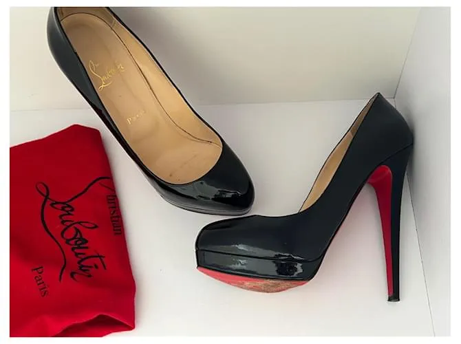 Christian Louboutin Zapatos de charol negro Bianca 140 talla 38 