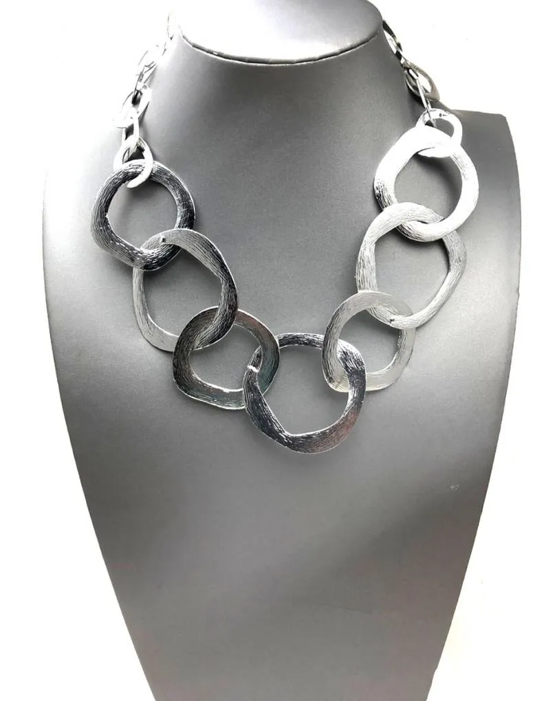 COLLARES PLATEADOS DE MUJER CON GRANDES ESLABONES DE MODA