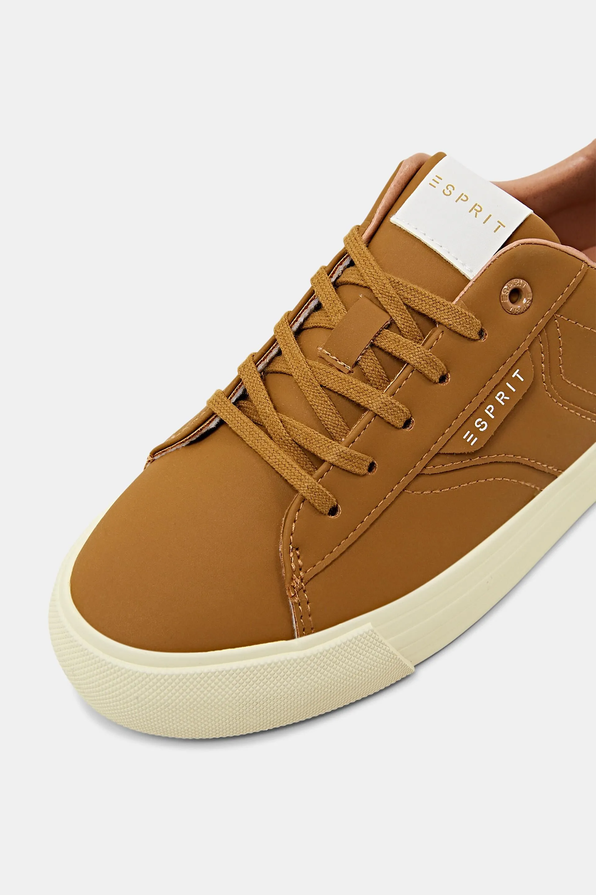 Deportivas de piel vegana con plataforma