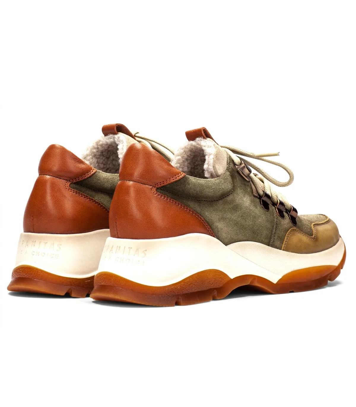 Deportivo con plataforma en color oliva
