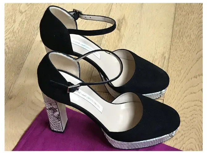 Diane Von Furstenberg DvF Mika piel de serpiente y zapatos de gamuza. Negro 