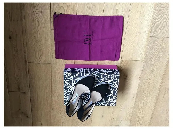 Diane Von Furstenberg DvF Mika piel de serpiente y zapatos de gamuza. Negro 