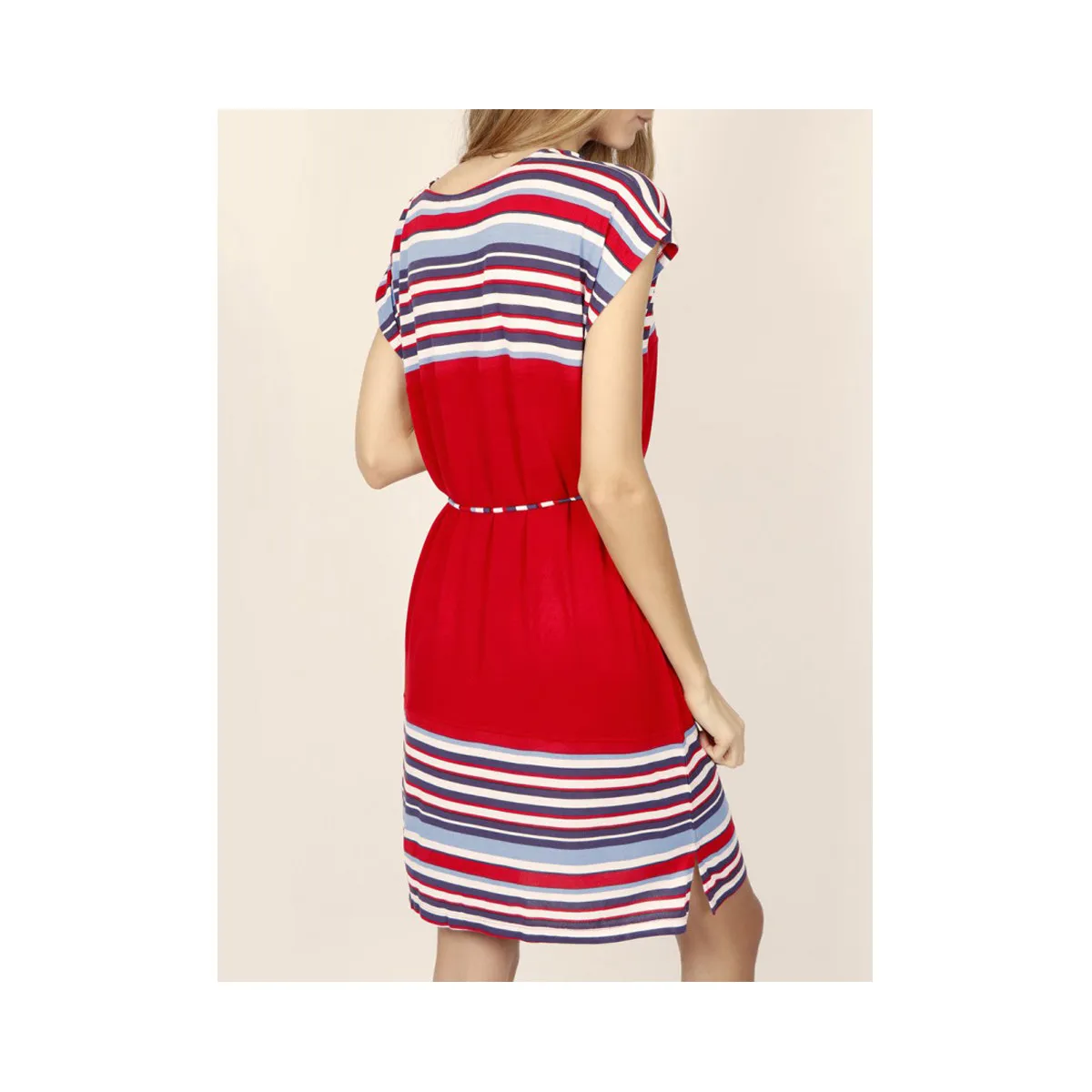 Elegante vestido de verano mangas cortas rayas rojas