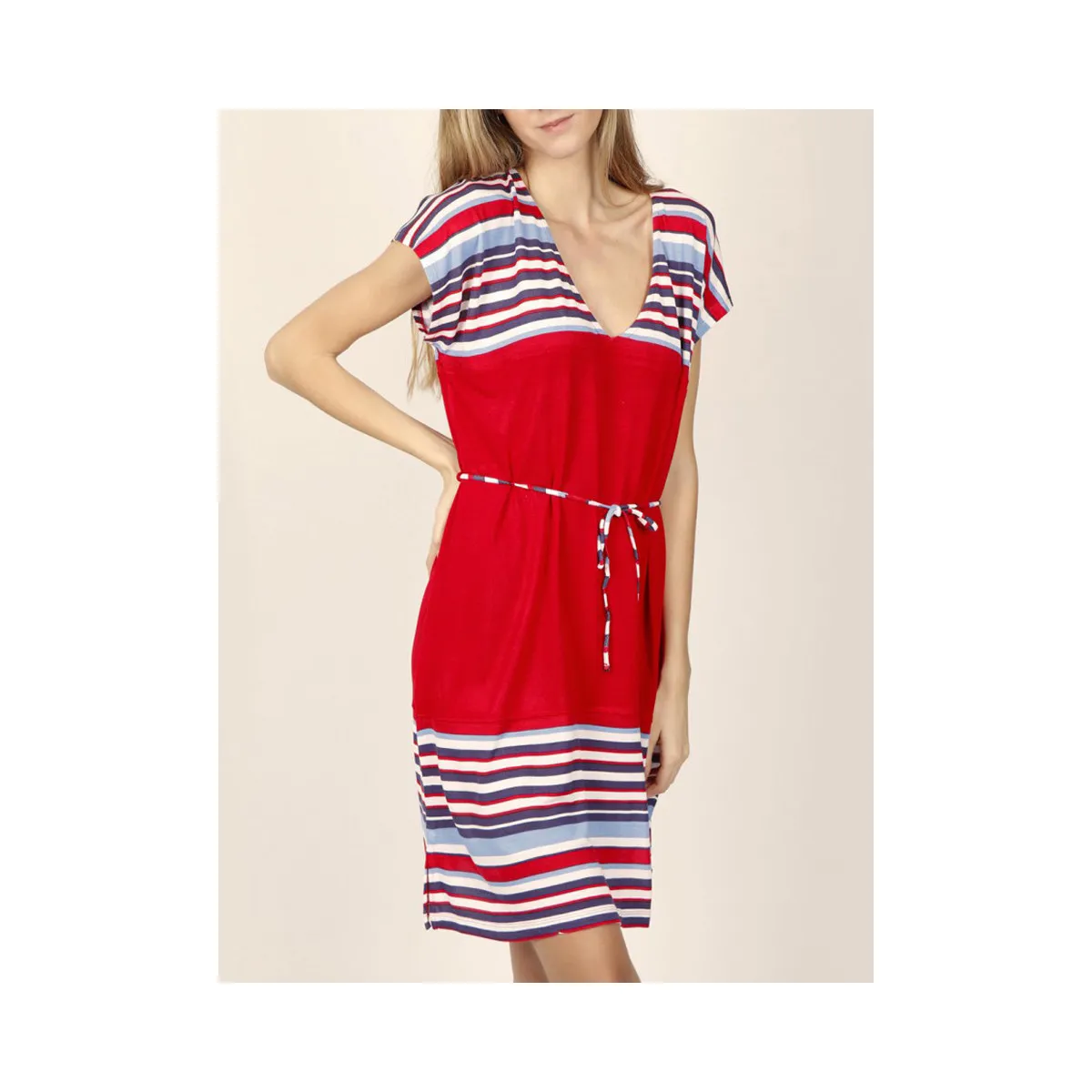 Elegante vestido de verano mangas cortas rayas rojas