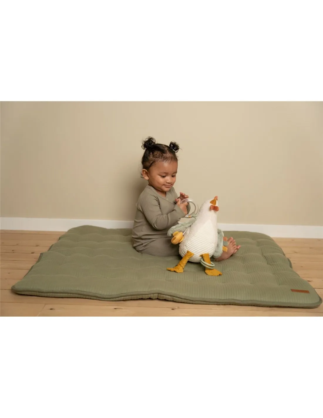 GALLINA DE ACTIVIDADES 25CM PEQUEÑA GRANJA LITTLE DUTCH LD8804