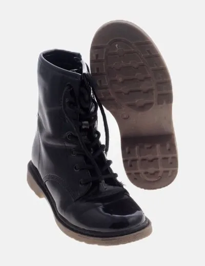 Graceland Bota morada charol