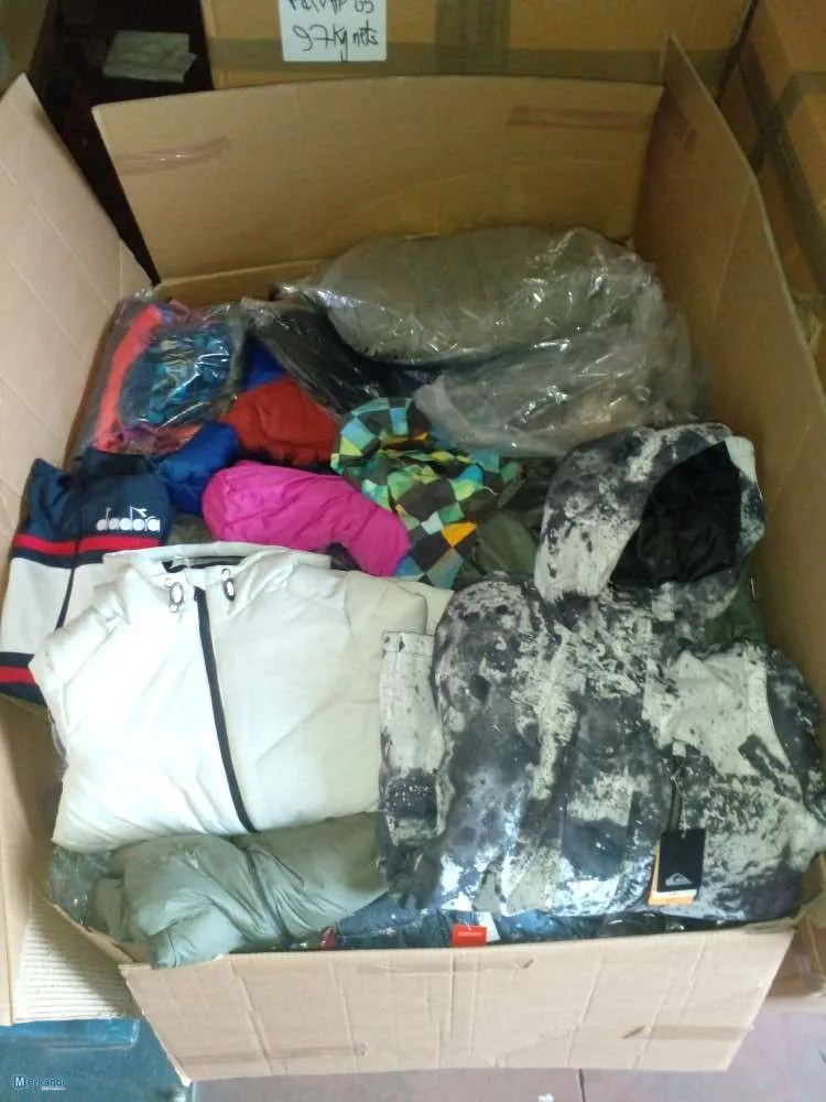 Lote mezcla de ropa Gran marca CAT A