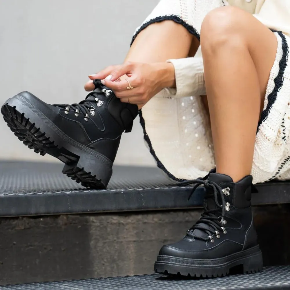 MARA  BOTAS NEGRAS MILITARES CON PLATAFORMA