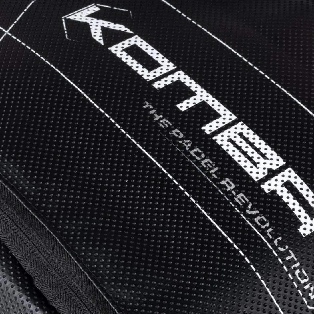 Mochila Kombat Manu Martin Etna Negro Blanco | KOMBAT