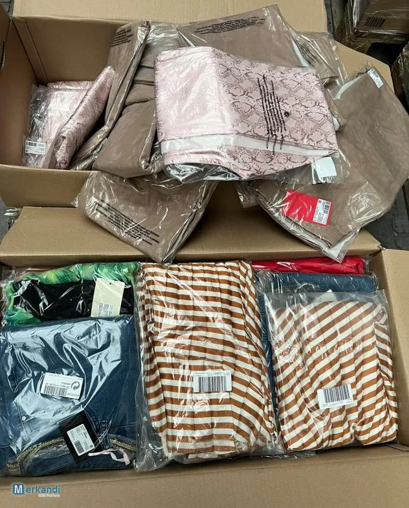 Moda Femenina, Ropa, Bienes A, Bienes Nuevos, Bienes para Exportación