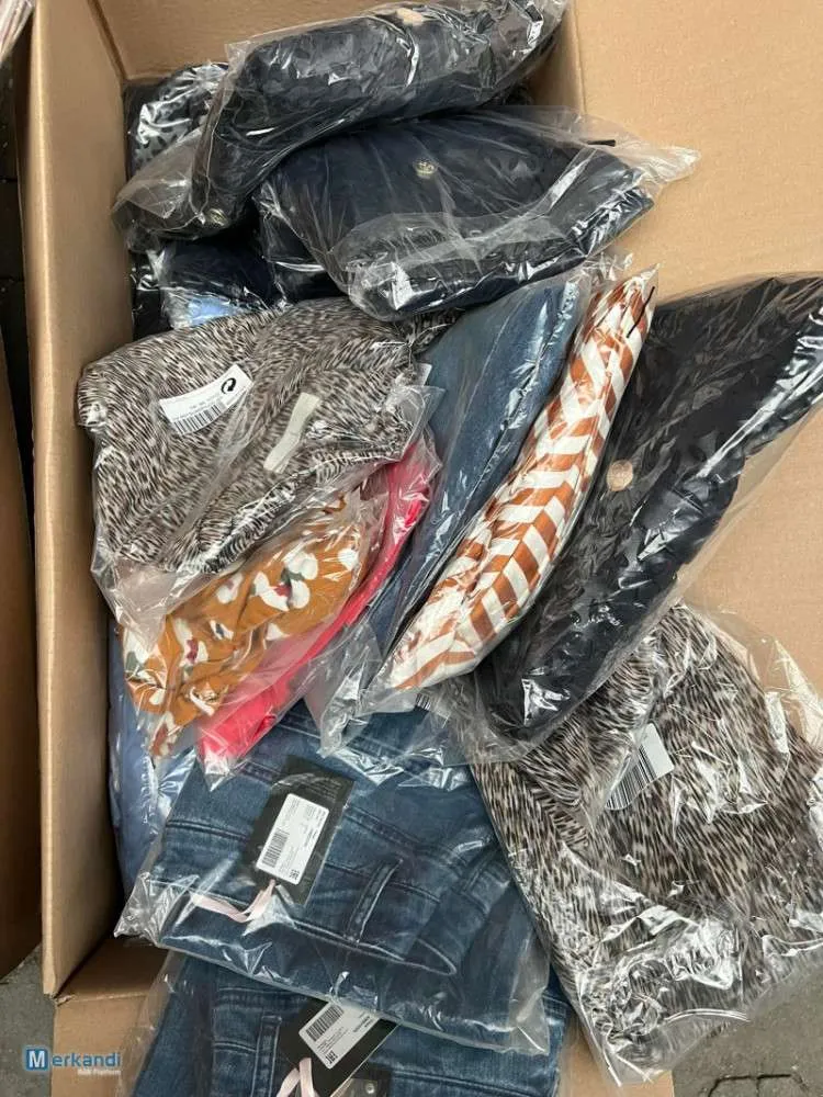 Moda Femenina, Ropa, Bienes A, Bienes Nuevos, Bienes para Exportación