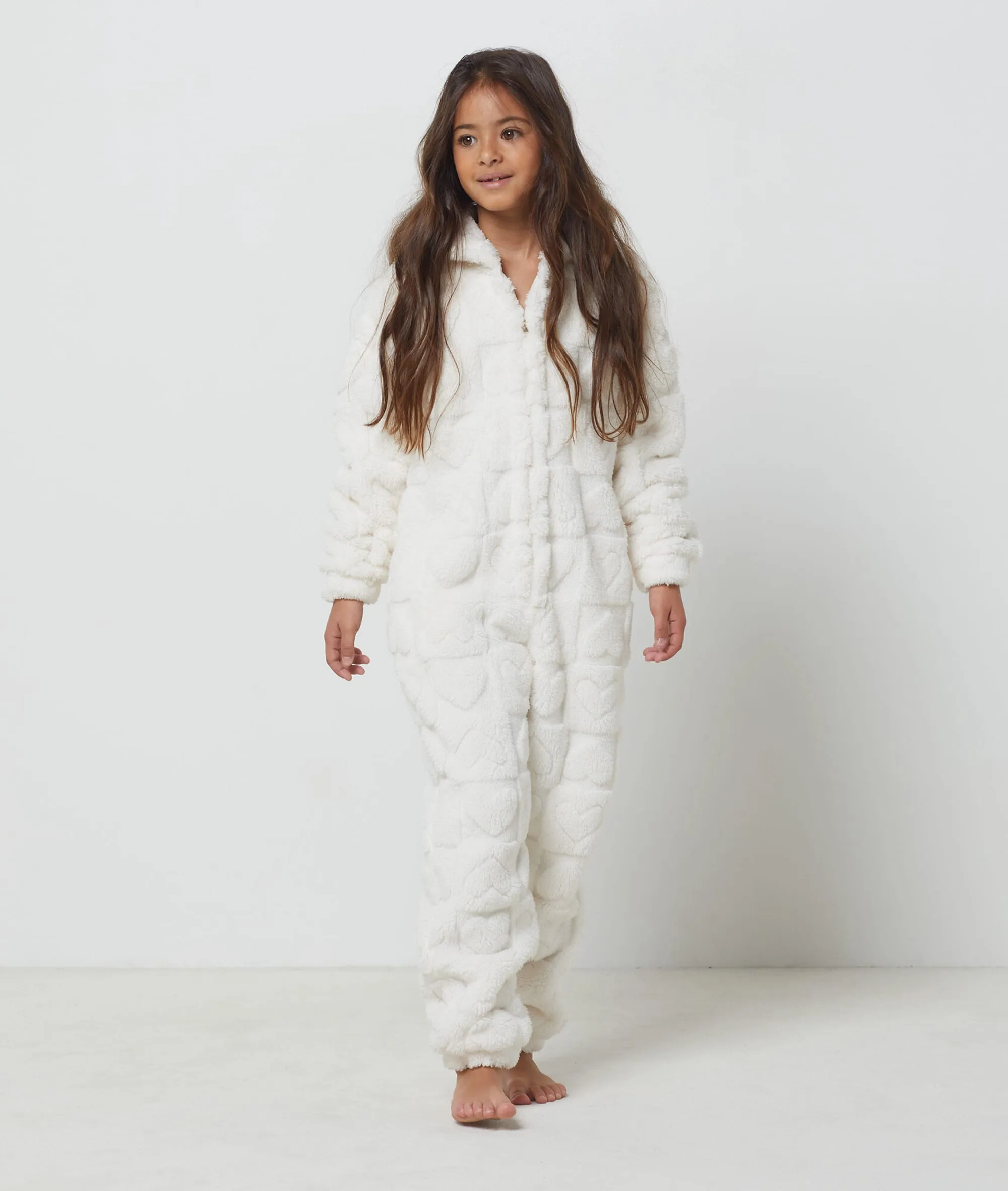 MONO LARGO POLAR RELIEVE CORAZONES PARA NIñOS VOLBERT KIDS BEIGE  ETAM