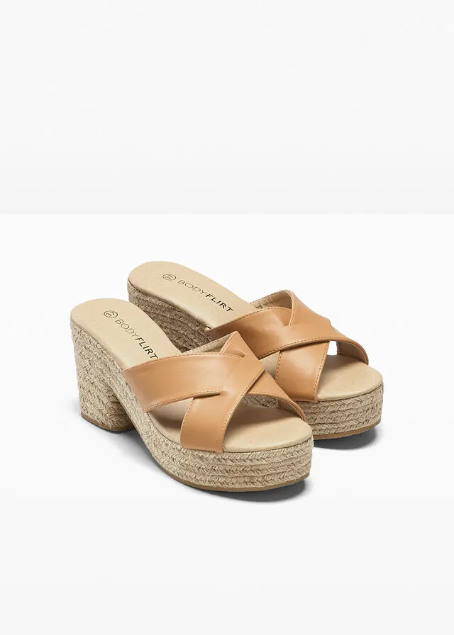 Mules con plataforma Capuchino
