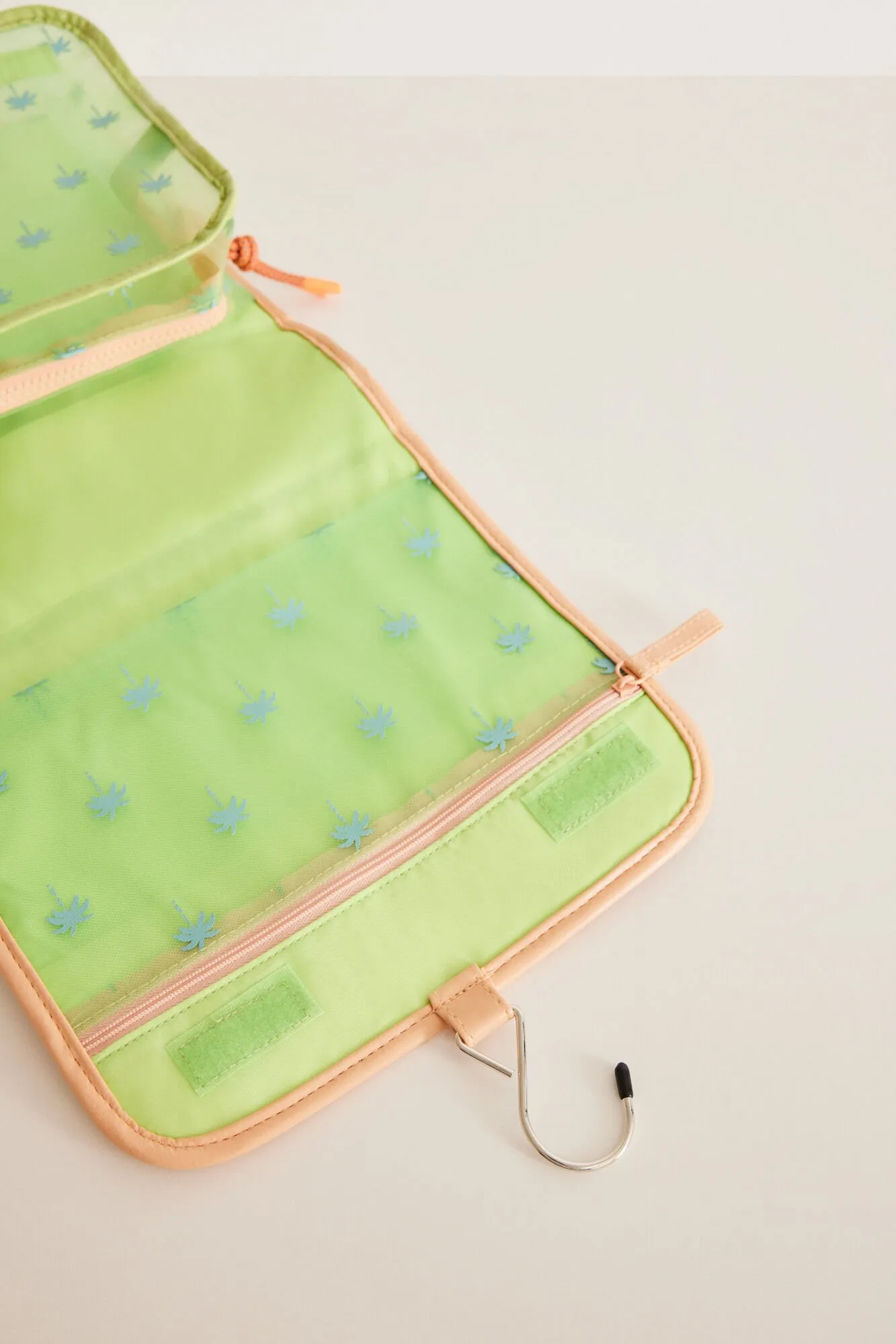 Neceser plegable para colgar