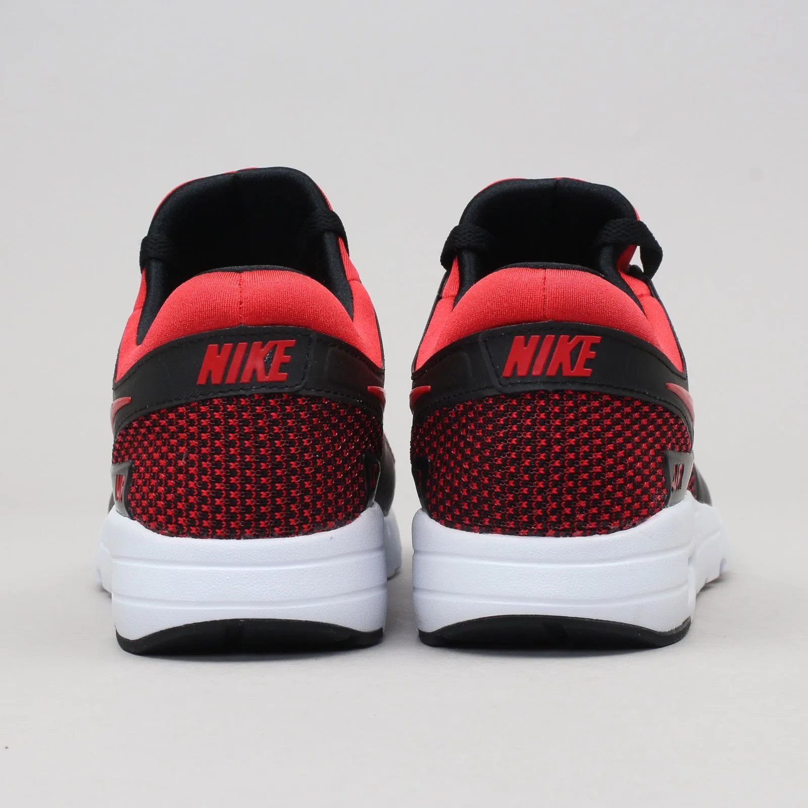 Nike Air Max Zero Essential
