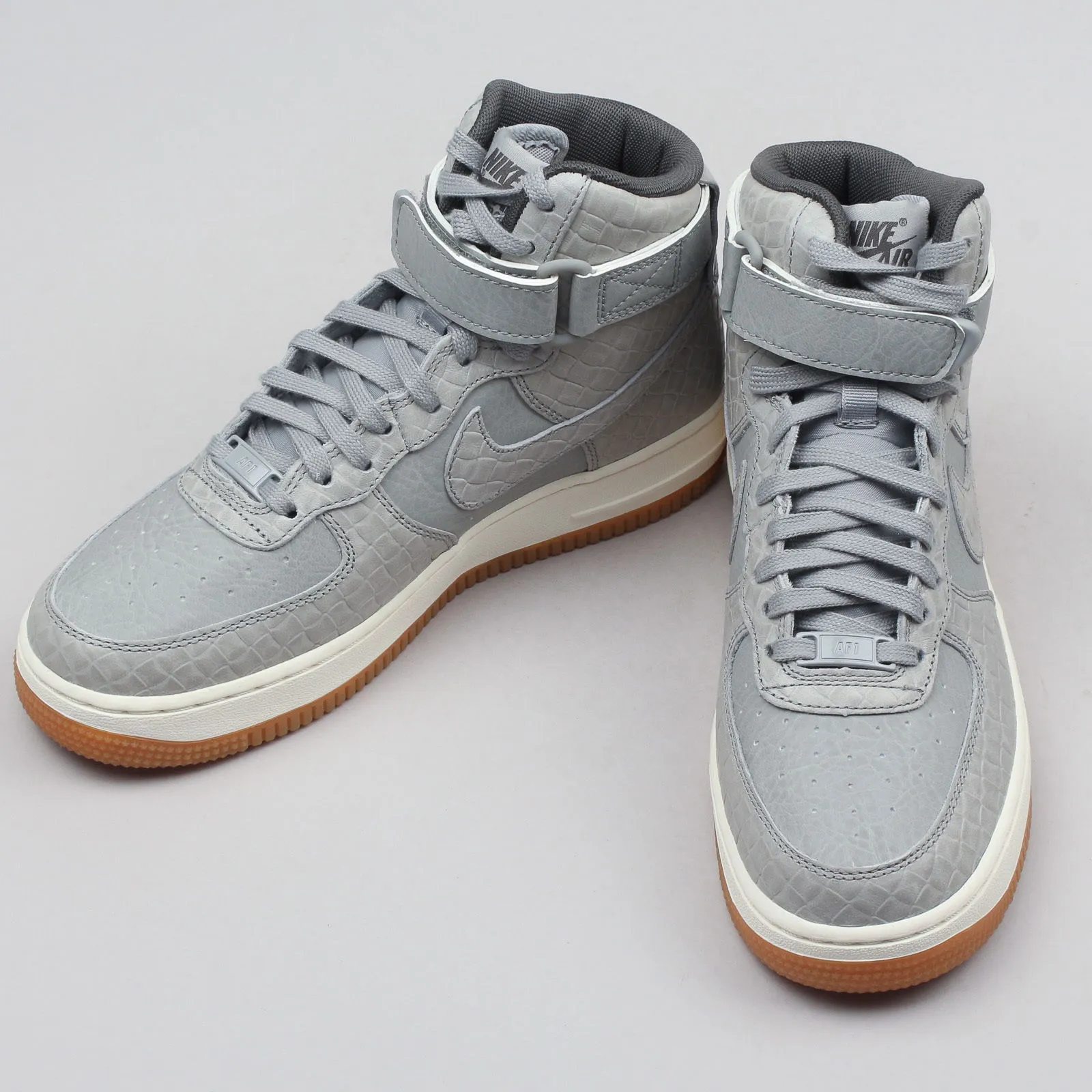 Nike WMNS Air Force 1 HI Premium