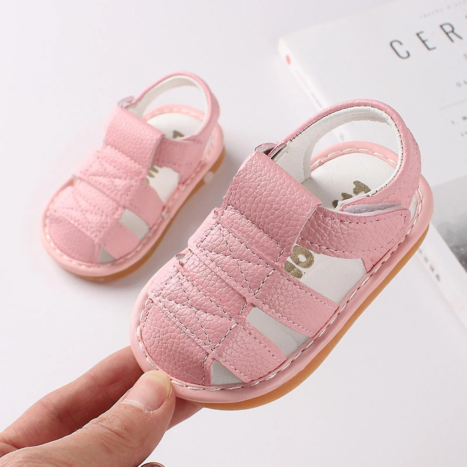 Niño pequeño Baby Girls Boys Lindos Zapatos Hueco Suaves Niños Verano Sandalias Antideslizantes