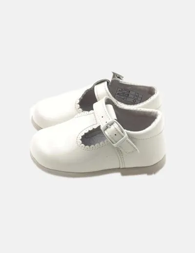 NoName Zapato beige charol