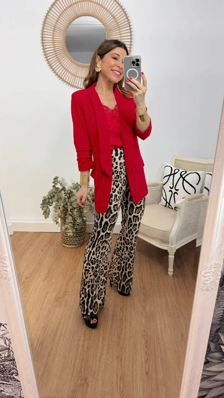 Pantalón animal print campana
