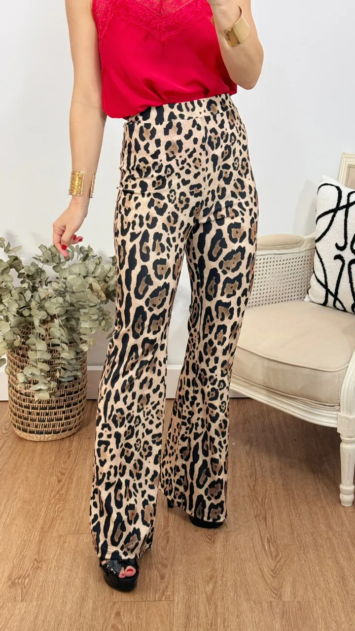 Pantalón animal print campana