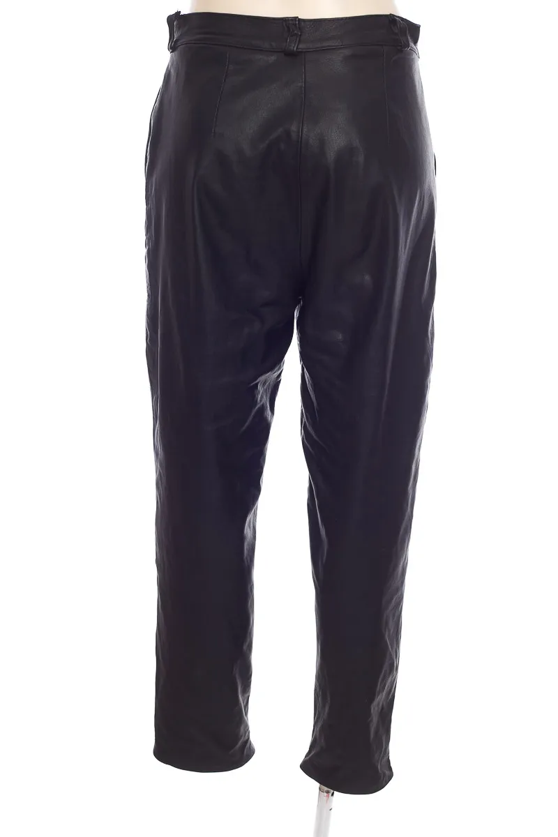 PANTALóN COLOR NEGRO  LOUIS SPORT