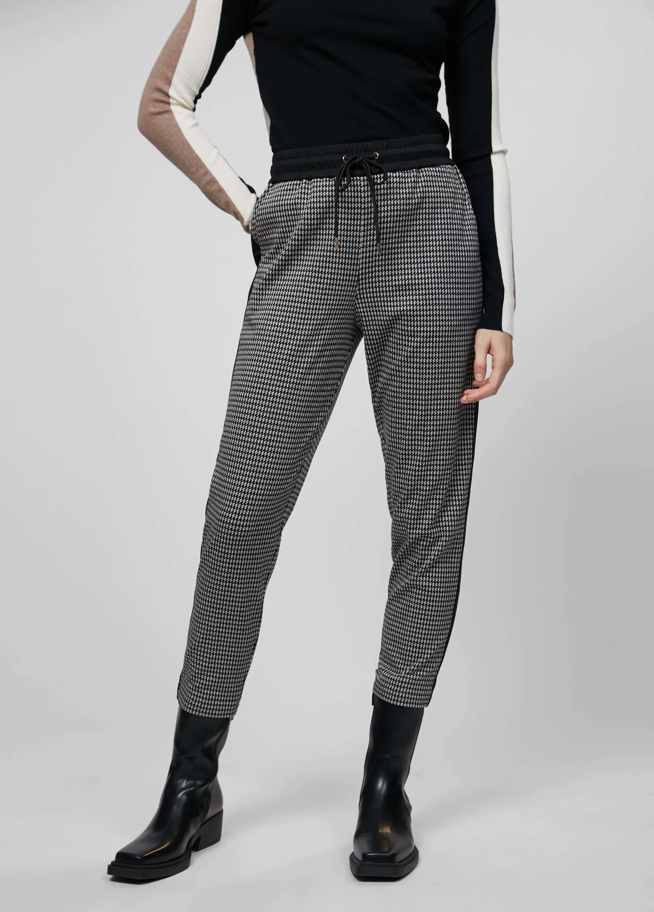 Pantalón Jogging cuadros Lola Casademunt
