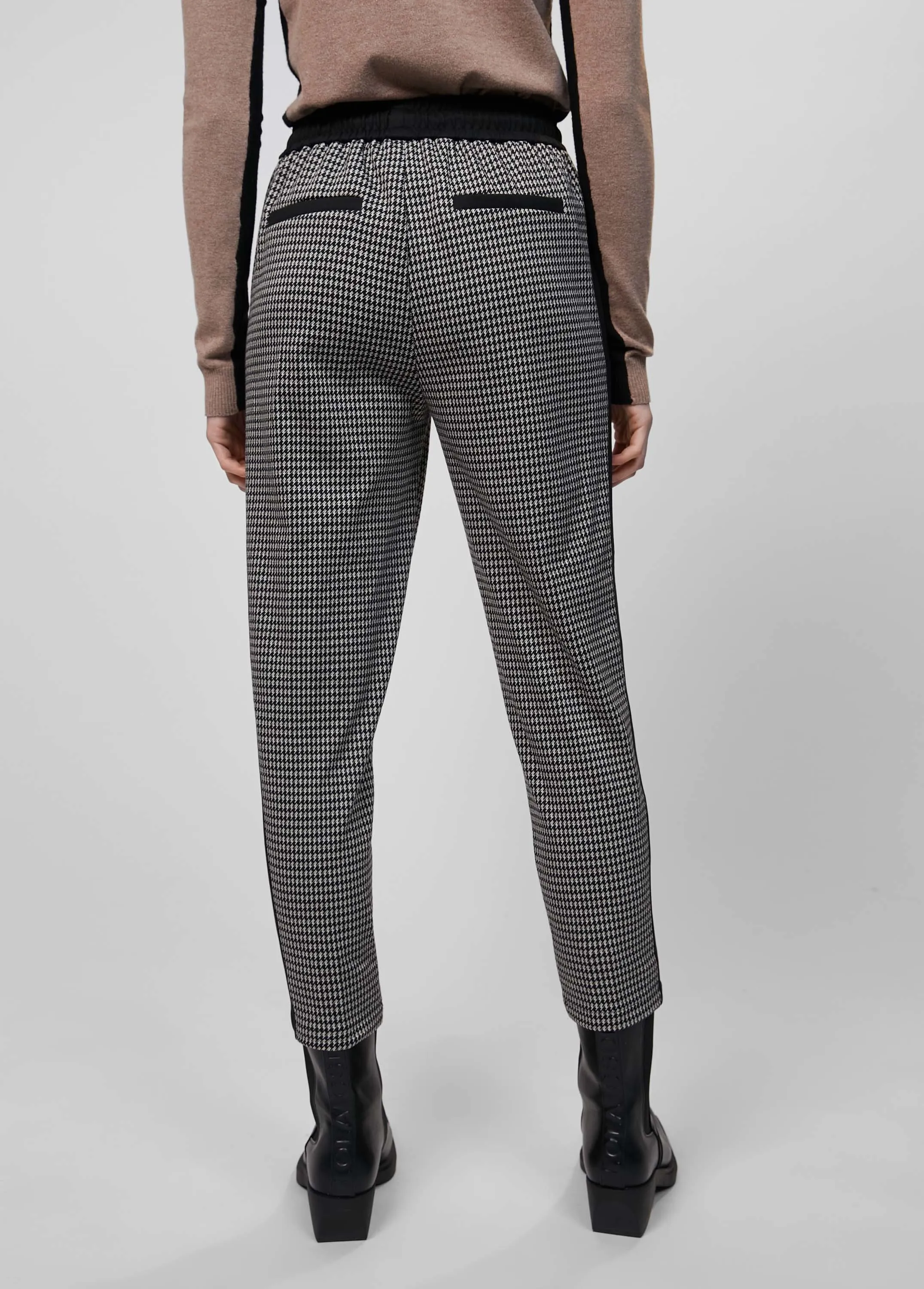 Pantalón Jogging cuadros Lola Casademunt