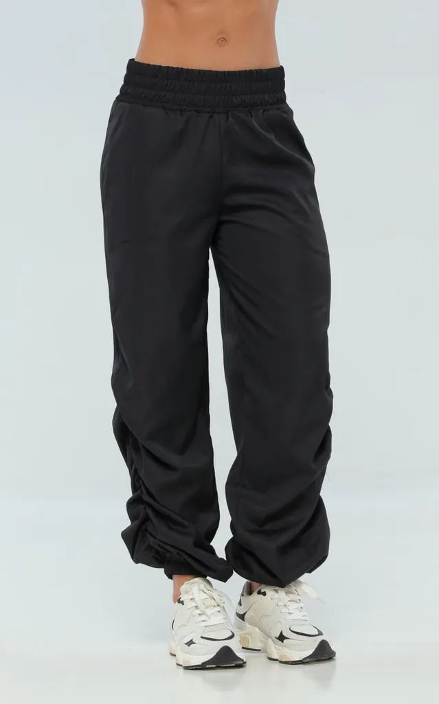 Pantalón Negro Recogido Costado
