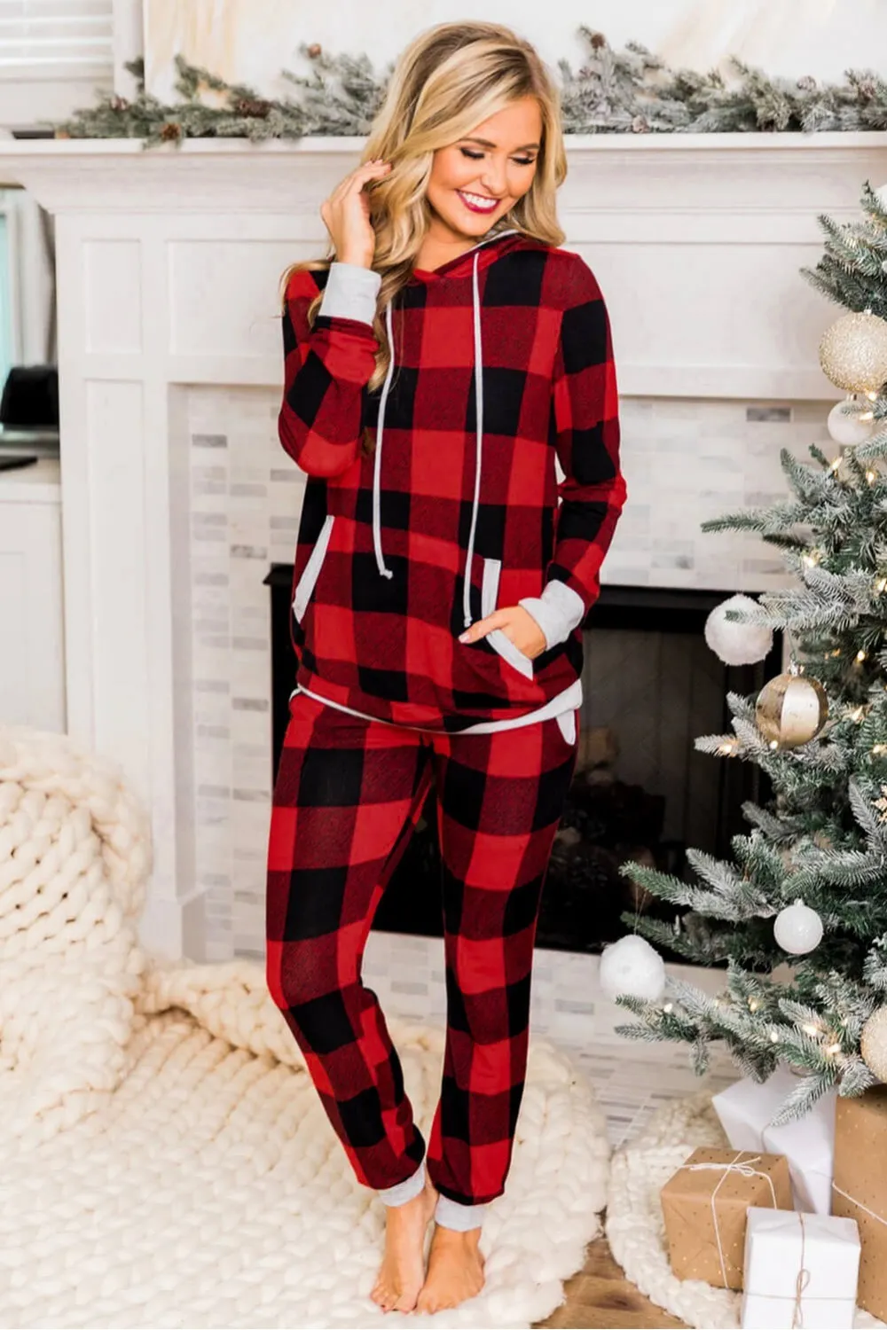 Pijama de cuadros rojos y negros