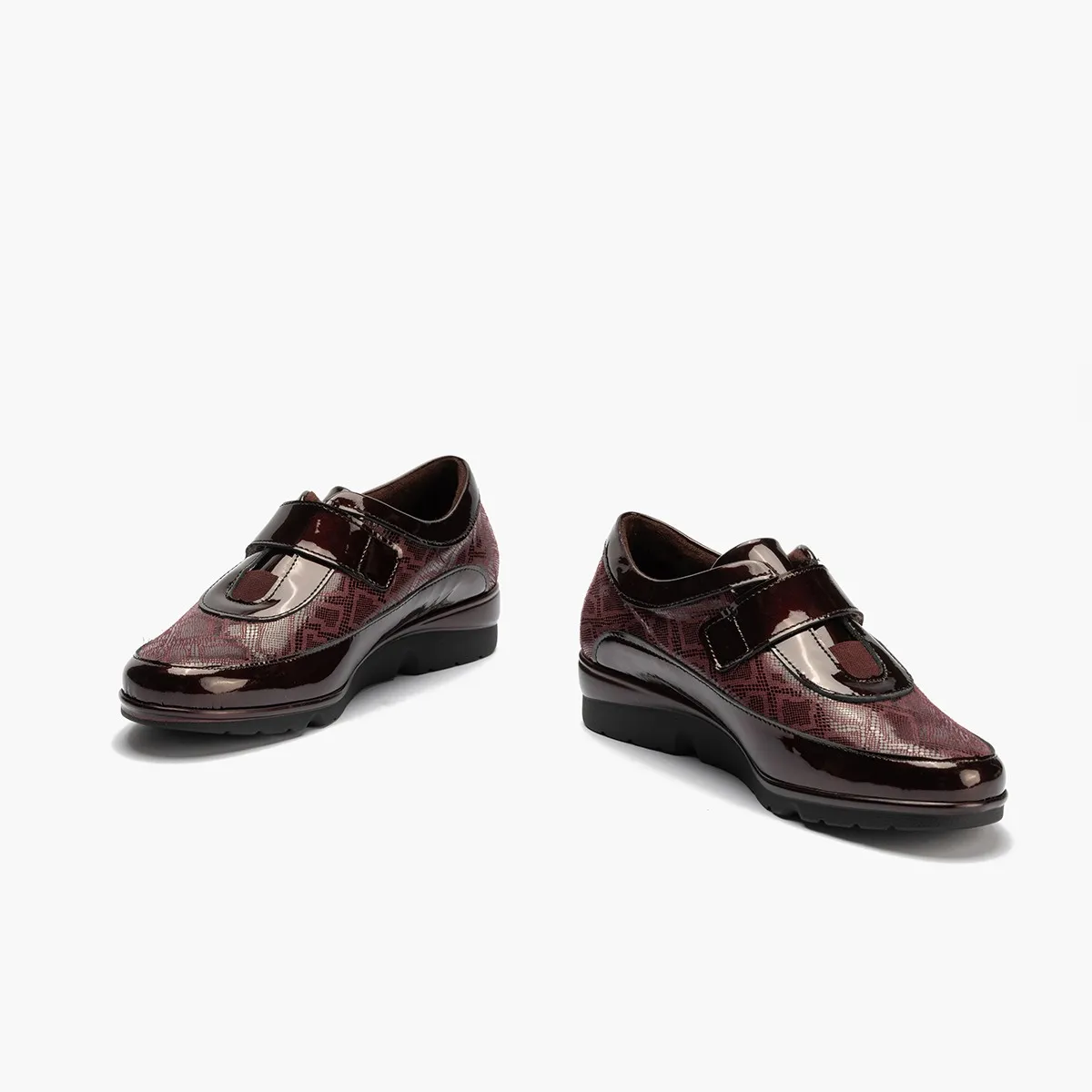 Pitillos deportivo mujer velcro charol y licra burdeos P5303