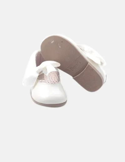 Puppets Zapato charol beige