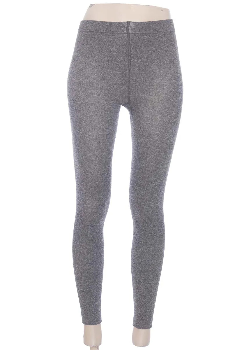 ROPA DEPORTIVA / SALIDA DE BAñO COLOR GRIS  CLOSEANDO