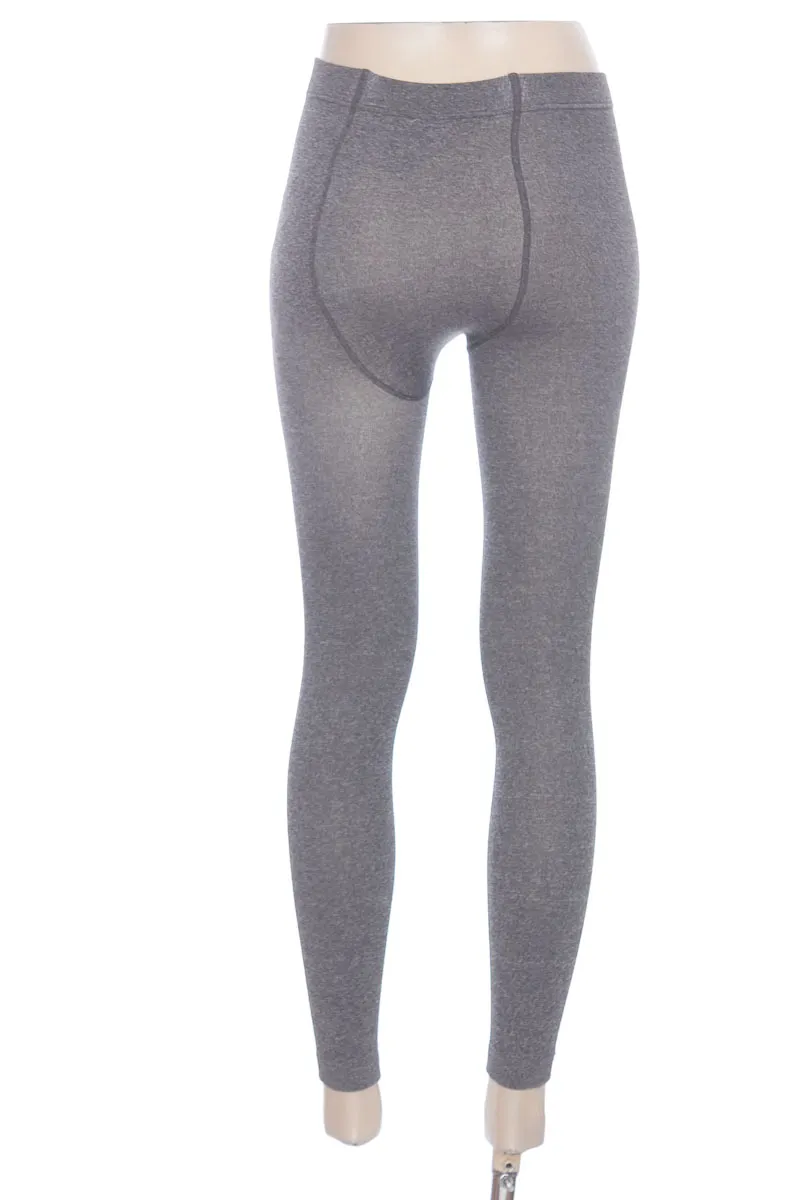 ROPA DEPORTIVA / SALIDA DE BAñO COLOR GRIS  CLOSEANDO